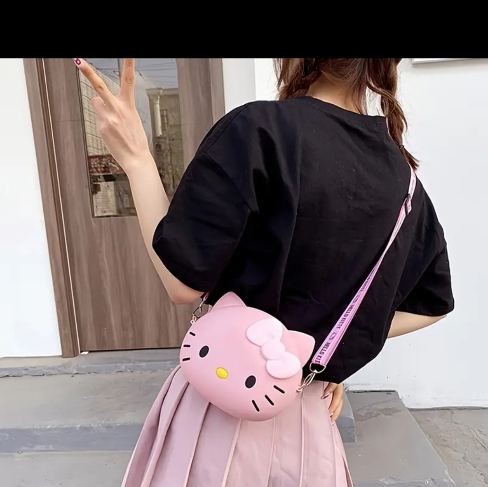 Crossbody bag. - Picture 5 of 6